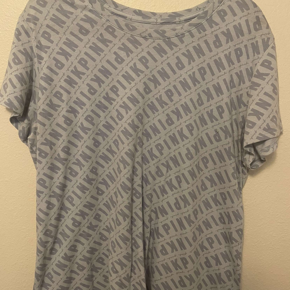 PINK Victoria's Secret Gray Graphic Relaxed Tee